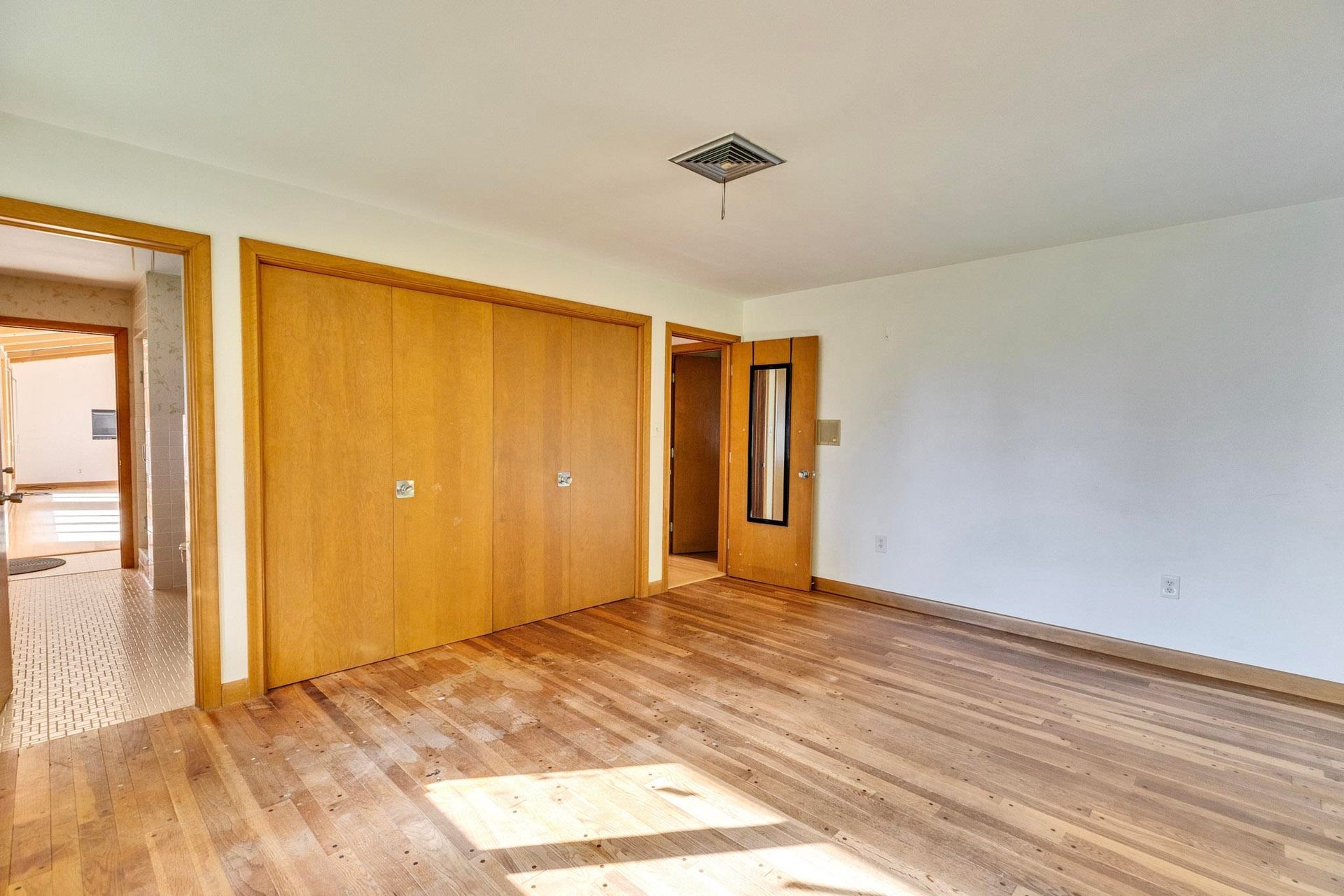 161 Lakeview Lane, Manchester, NH 03104