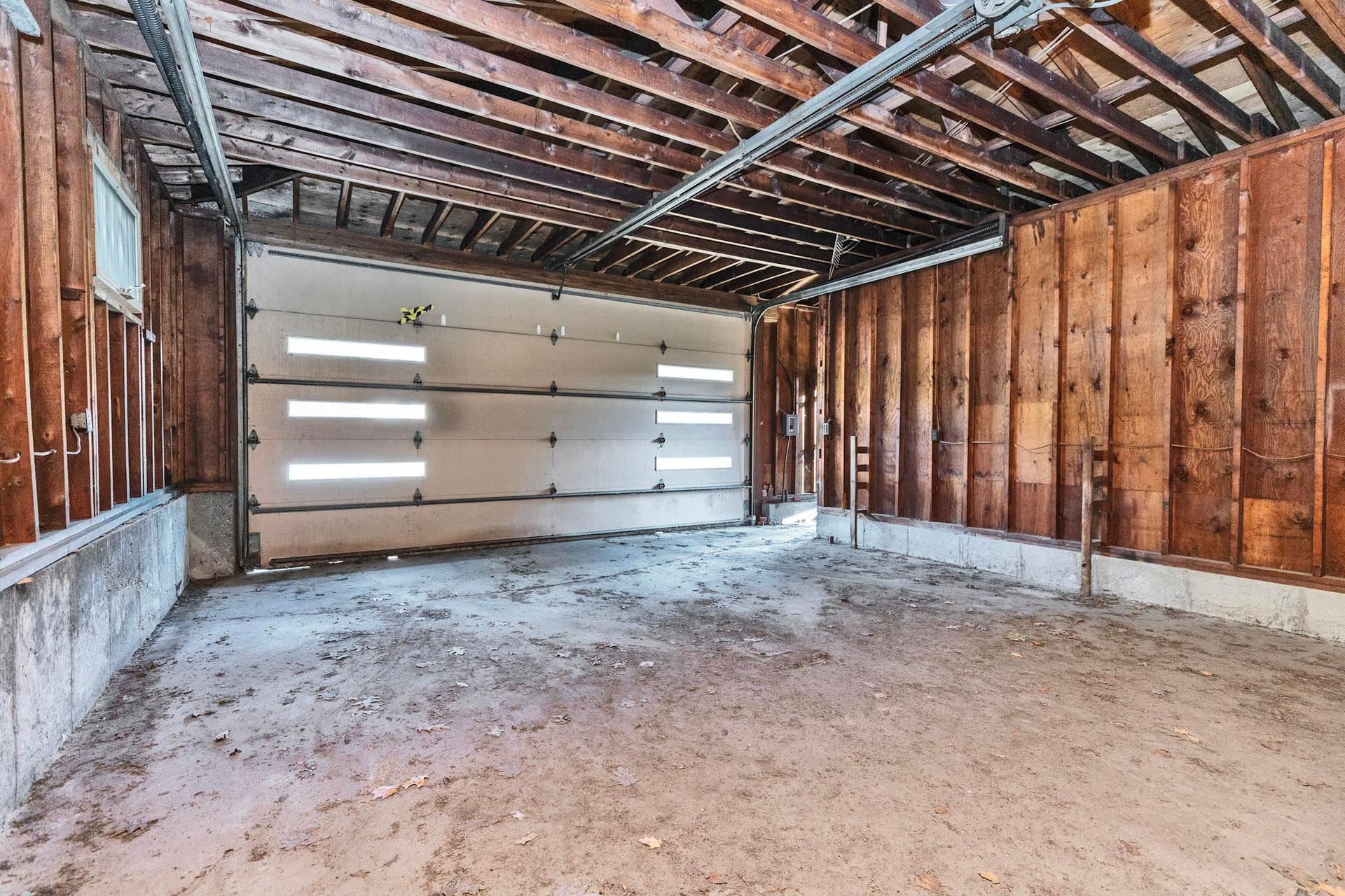 161 Lakeview Lane, Manchester, NH 03104