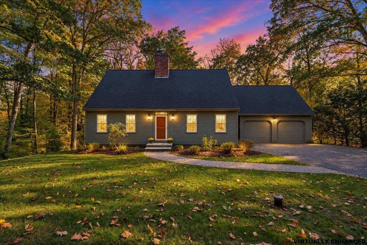 33 Ledgewood Road, Bedford, NH 03110