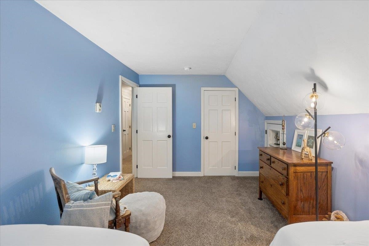 33 Ledgewood Road, Bedford, NH 03110