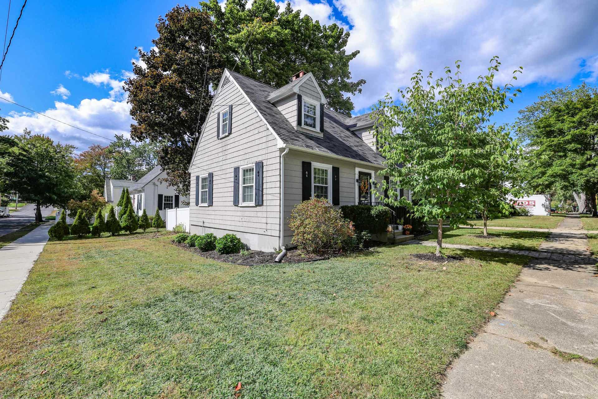 1138 Hall Street, Manchester, NH 03104