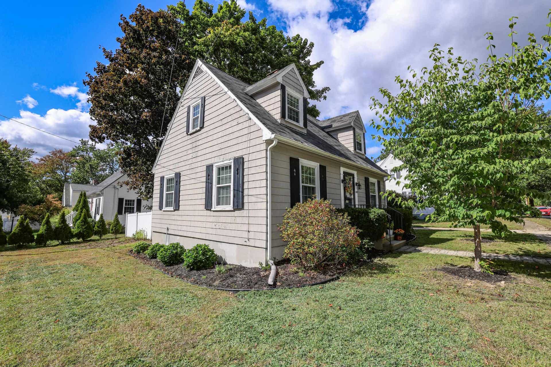 1138 Hall Street, Manchester, NH 03104