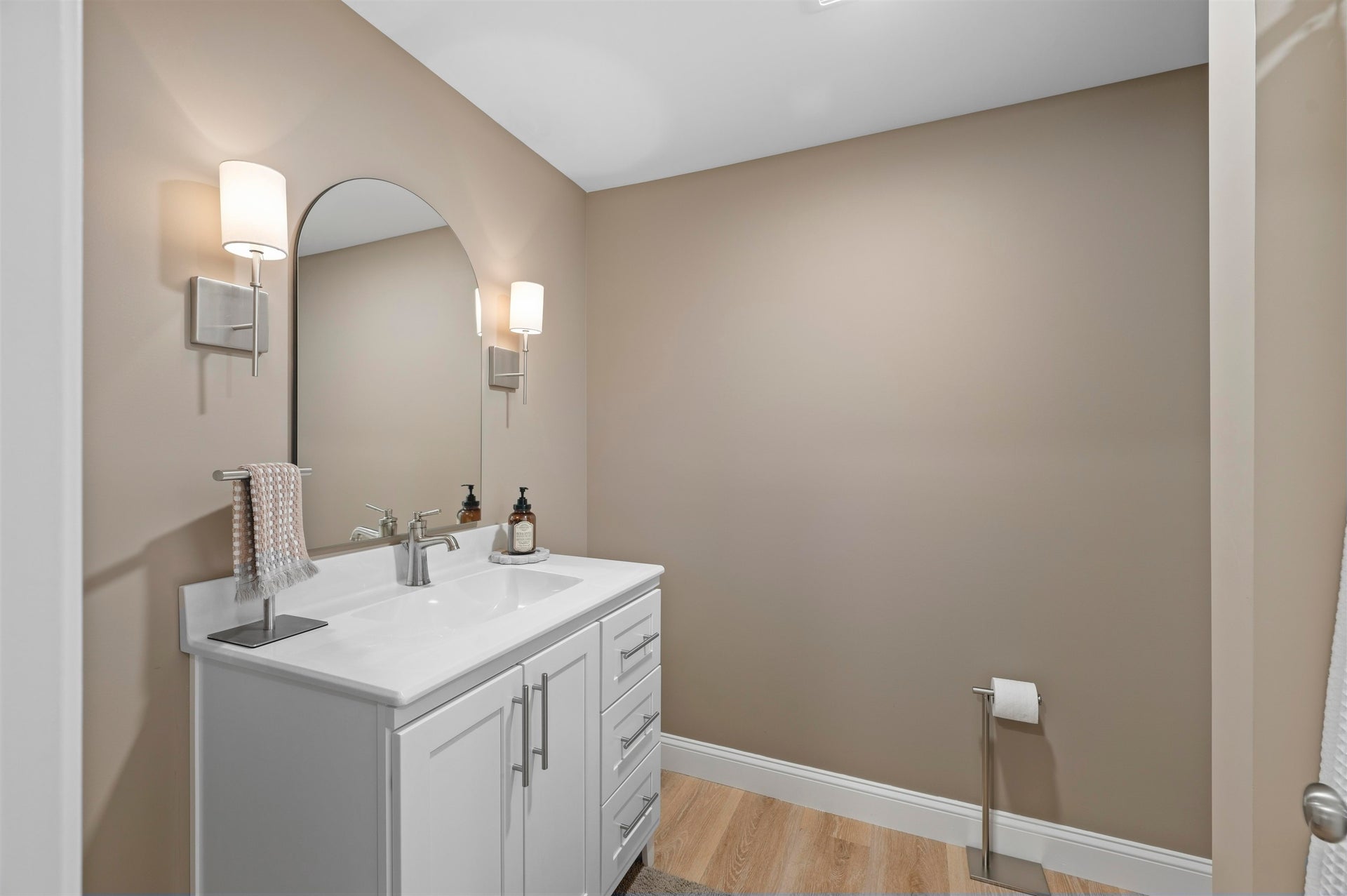 7 Cardinal Lane, #B, Epping, NH 03042