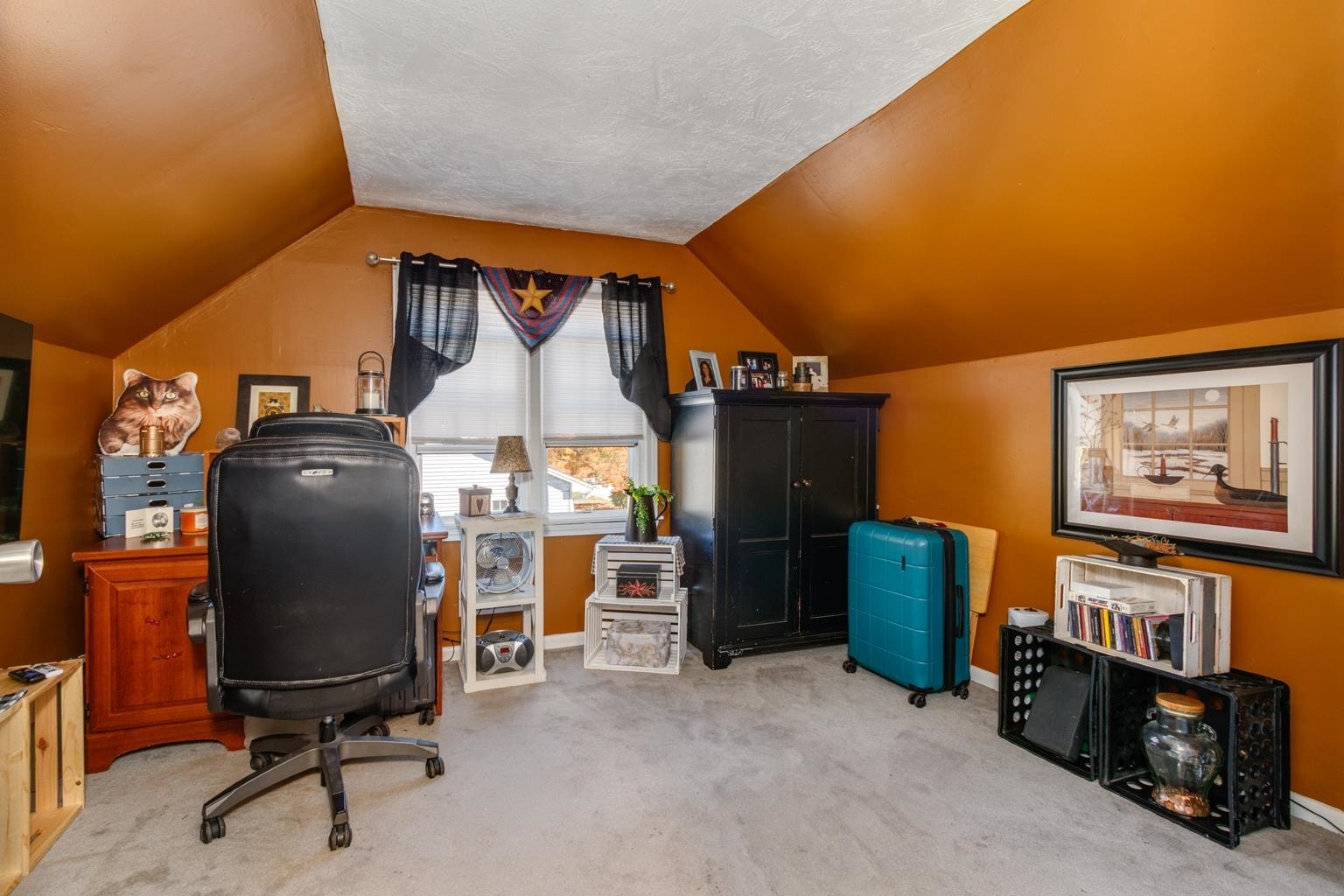 4 Blackstone Street, Hudson, NH 03051