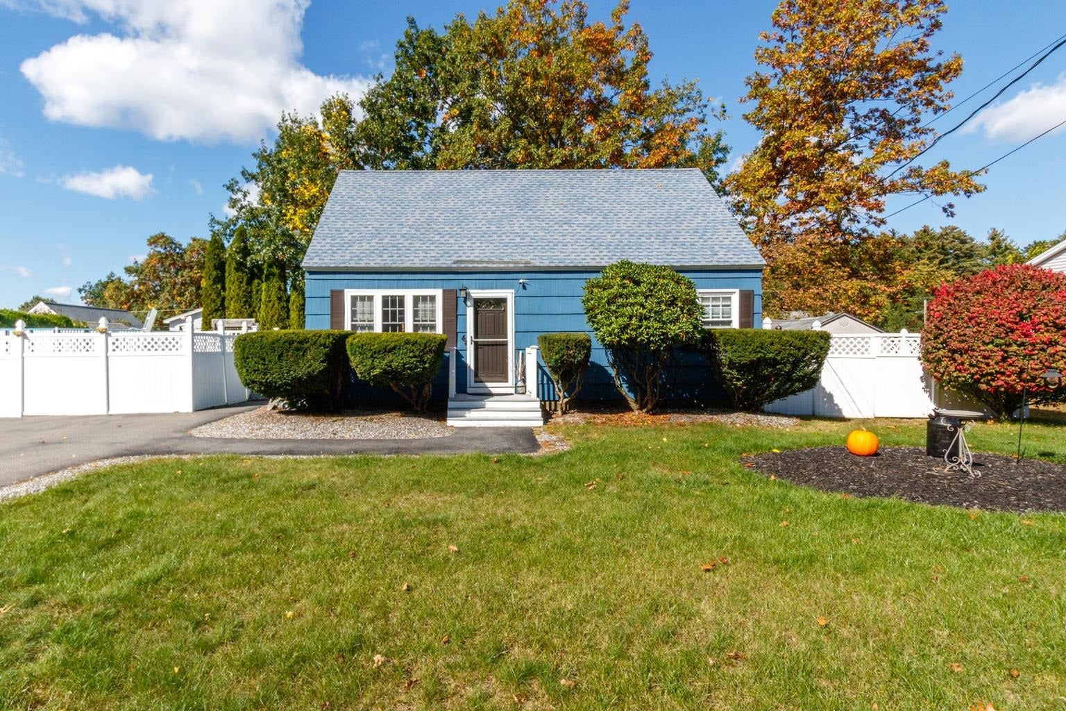4 Blackstone Street, Hudson, NH 03051