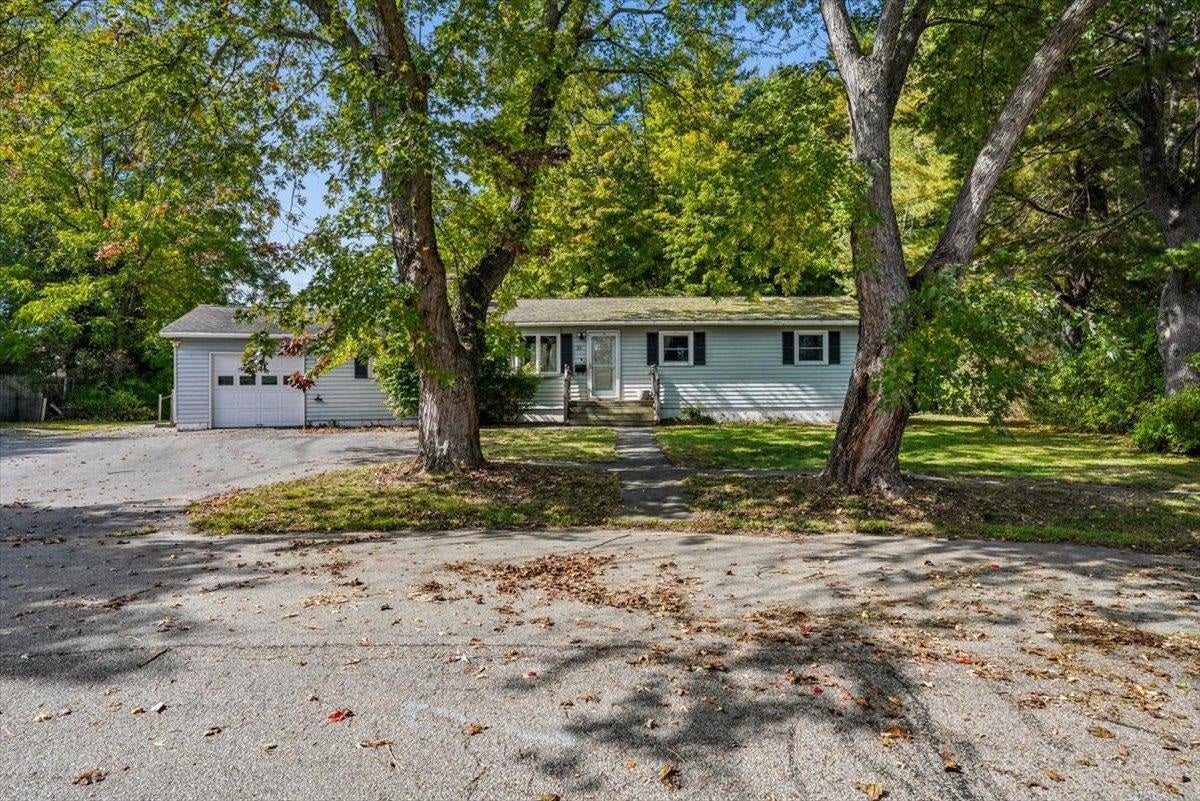 20 Suzanne Drive, Portsmouth, NH 03801