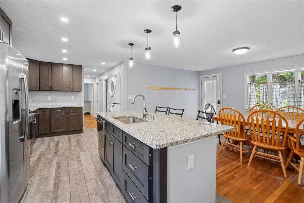 20 Suzanne Drive, Portsmouth, NH 03801