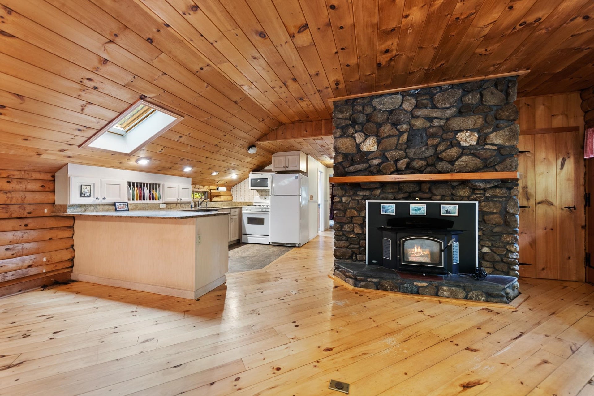 98 Cooper Road, Hebron, NH 03241