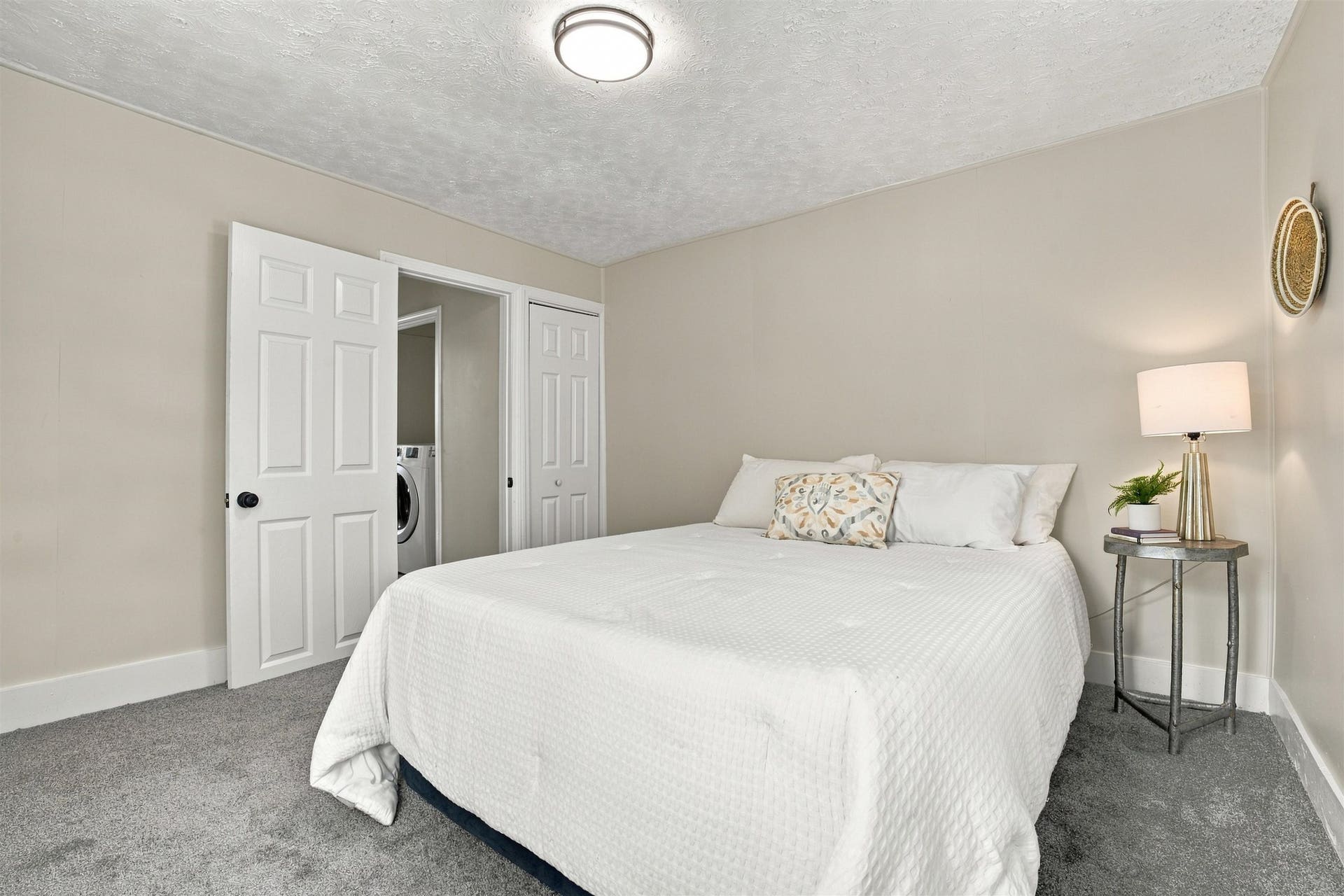 186 Peabody Avenue, Manchester, NH 03109