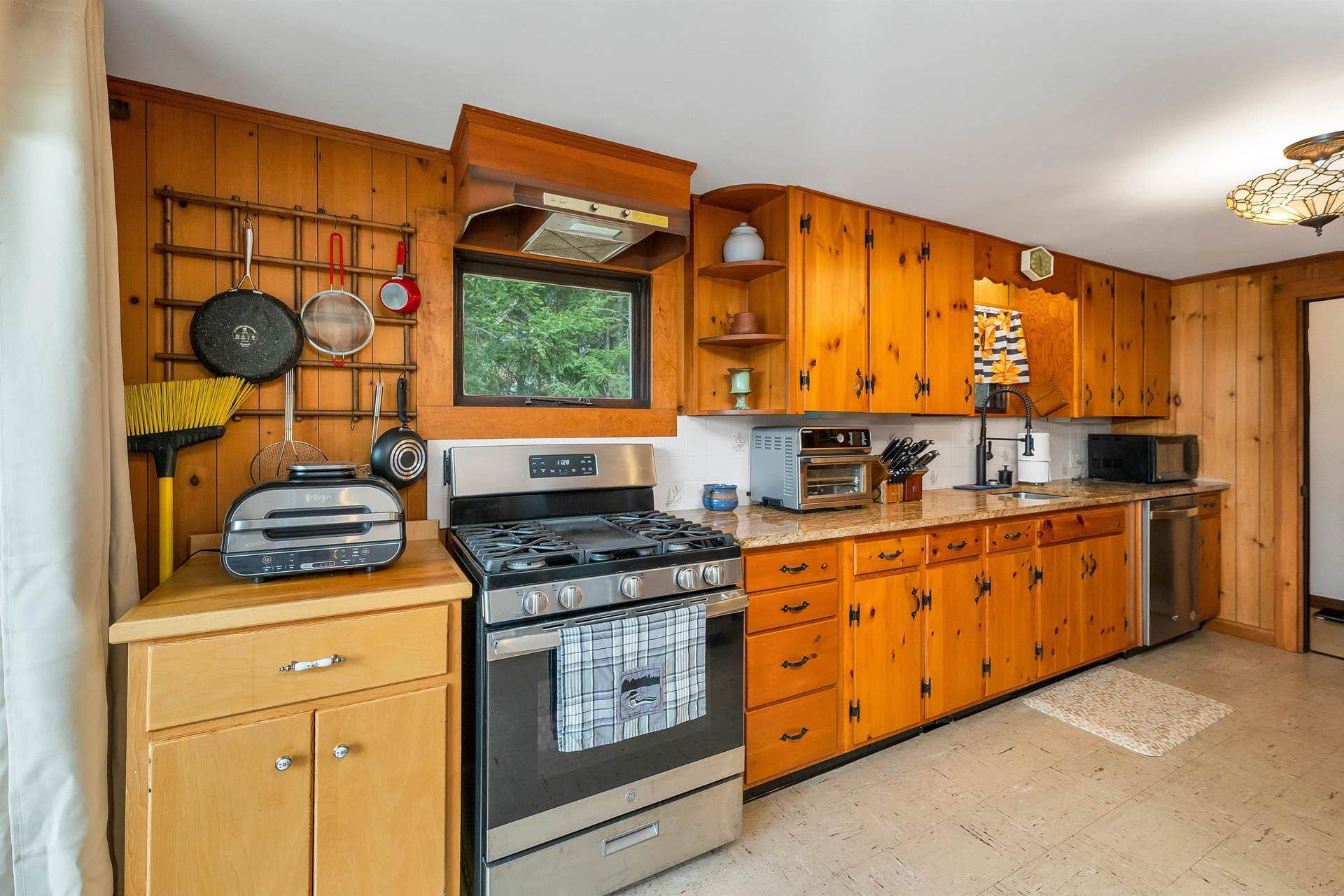 118 Castle Shore Road, Moultonborough, NH 03254