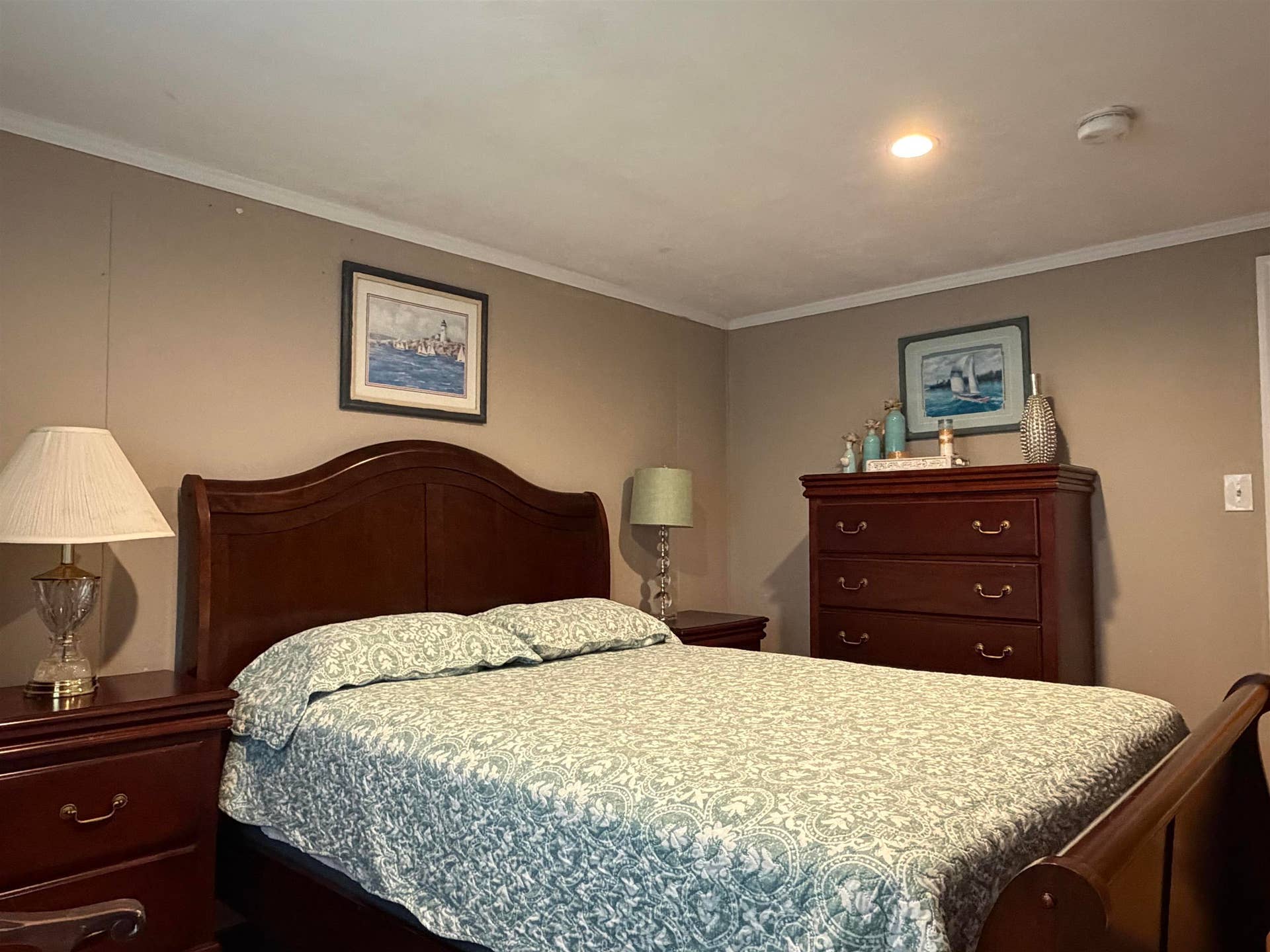 24 Campton Street, Hampton, NH 03842