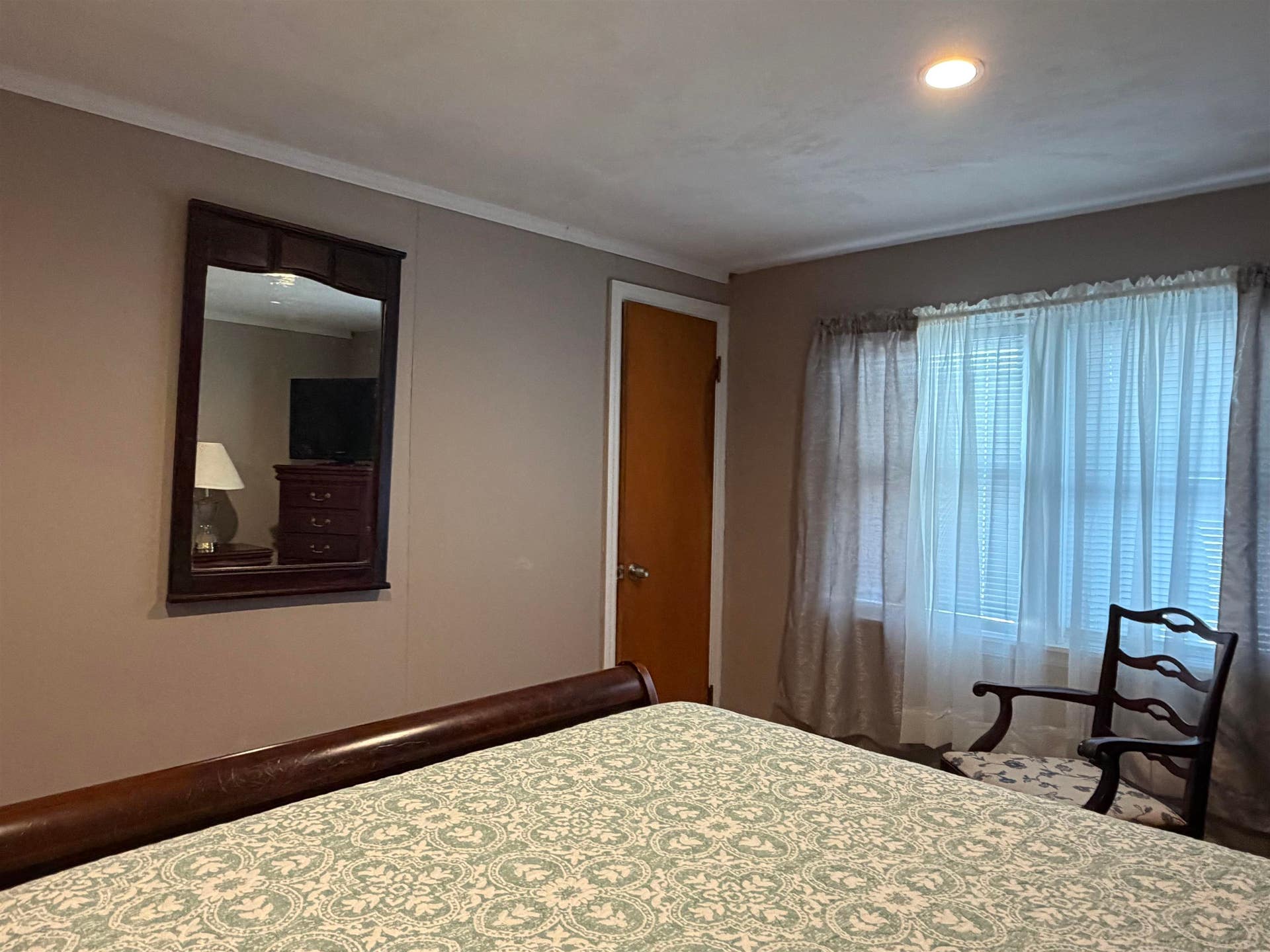 24 Campton Street, Hampton, NH 03842