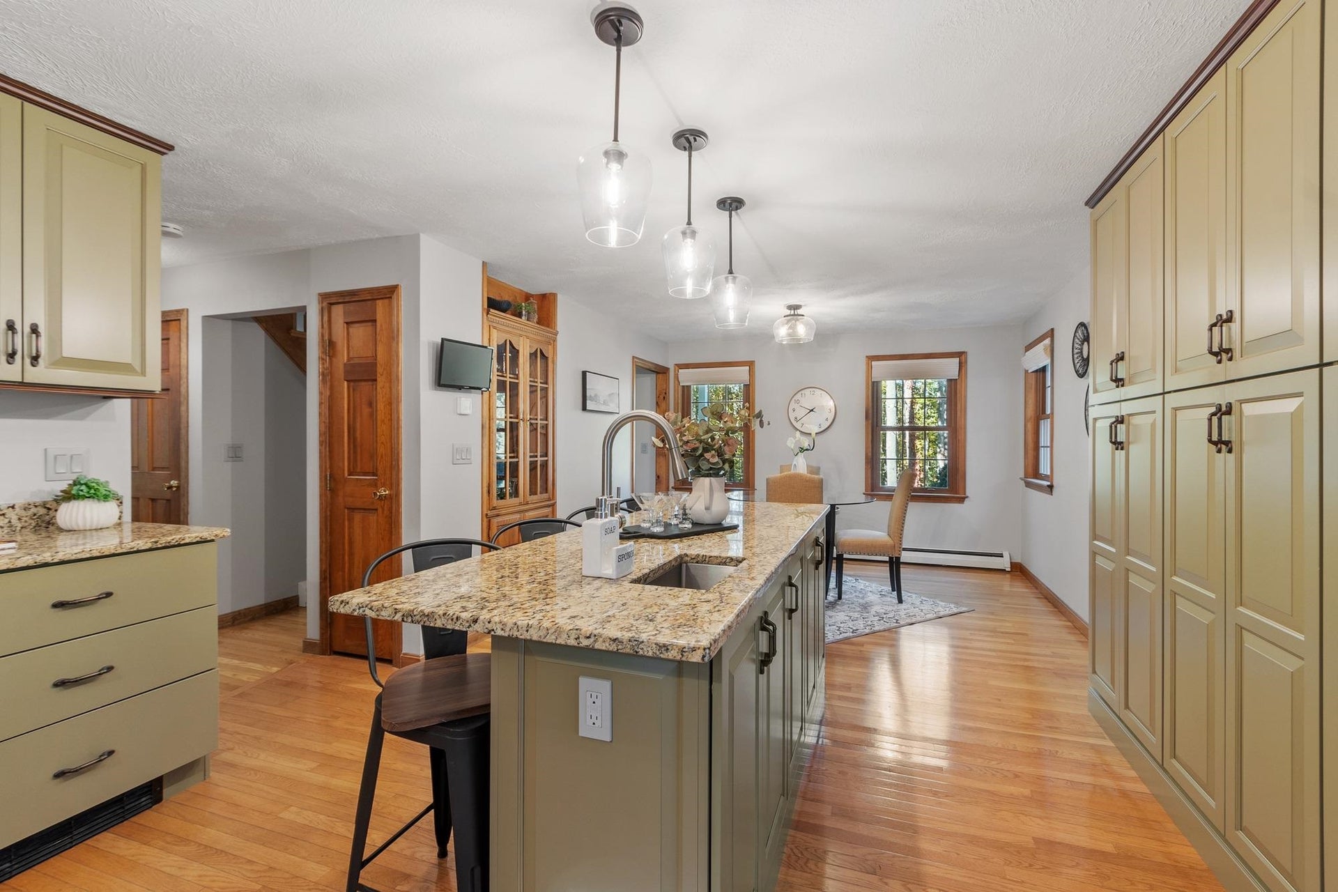 94 Bunker Hill Road, Auburn, NH 03032