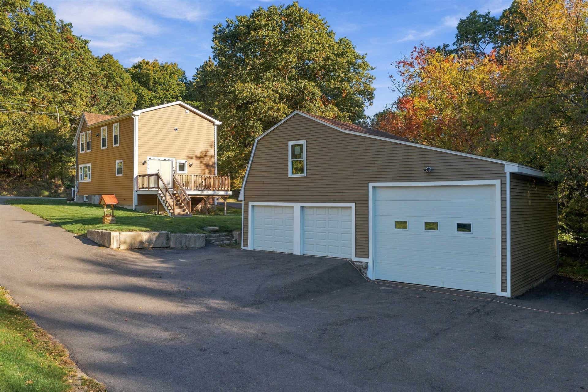 11 Ash Street, Londonderry, NH 03053