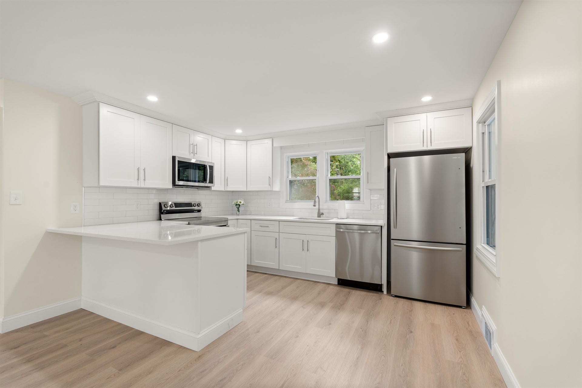 8 Blue Hill Avenue, #Unit A, Nashua, NH 03064