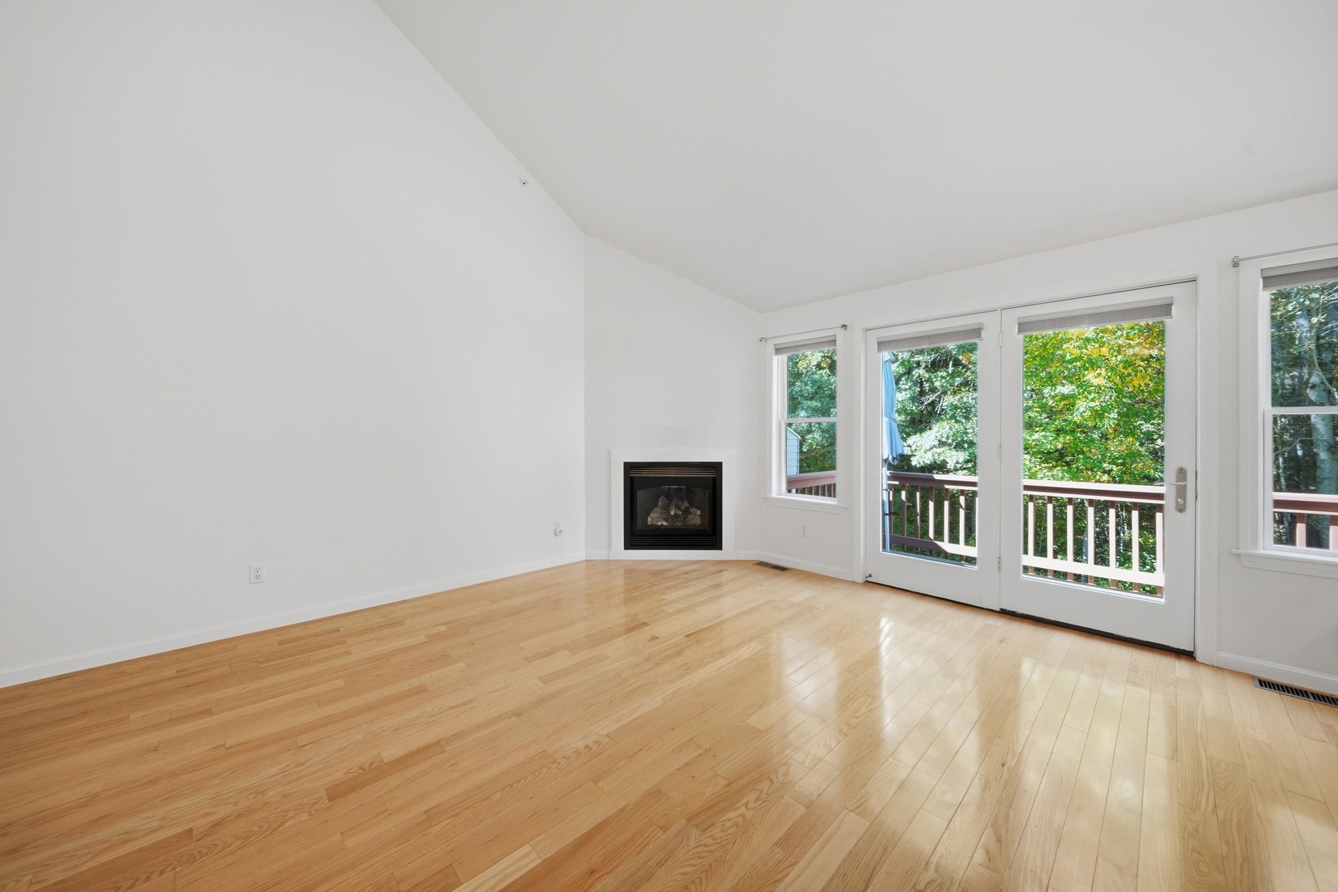 35 Coles Way, Atkinson, NH 03811