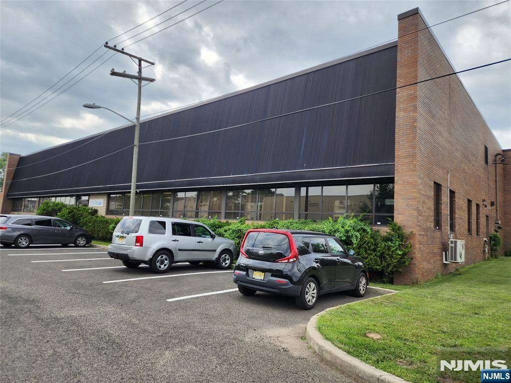 170 Roosevelt #A, Palisades Park, NJ 07650