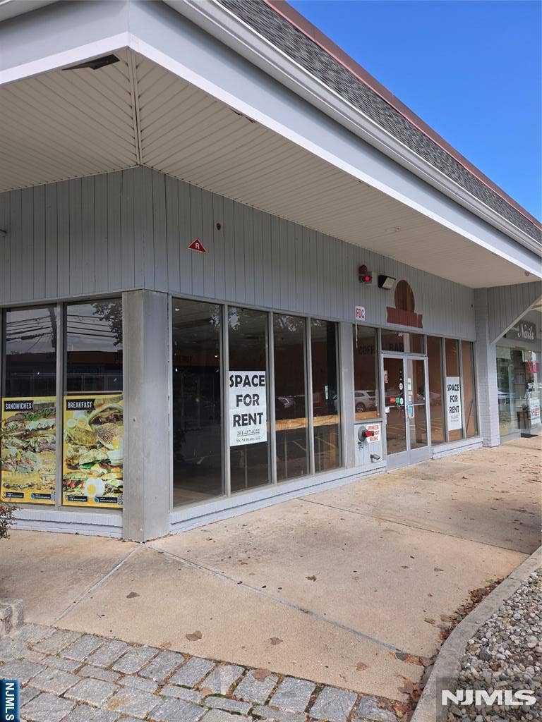 184 Rivervale Rd, River Vale, NJ 07675