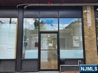 30 Fort Lee Rd, Bogota, NJ 07603